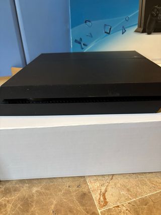PS4 500GB Negra + Mando Azul 