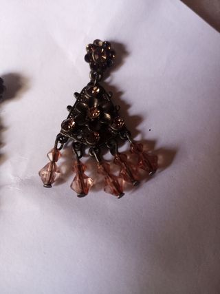 Pendientes colgantes con pedrería