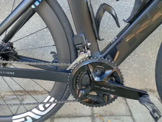 Trek Madone Aero 105 Di2 12v con sistema ISOSPEED