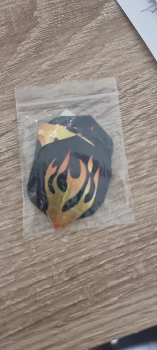 Repuestos para dardos. Puntas, plumas y cañas.