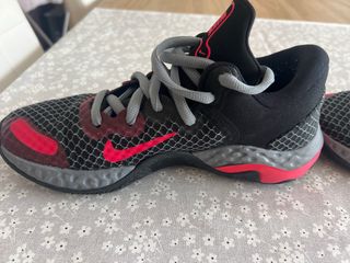 Zapatillas Nike Negras y Rojas