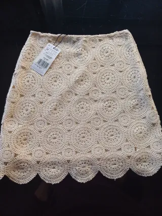 Falda corta crochet Stradivarius T34