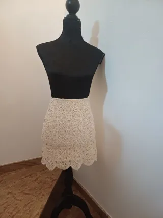 Falda corta crochet Stradivarius T34