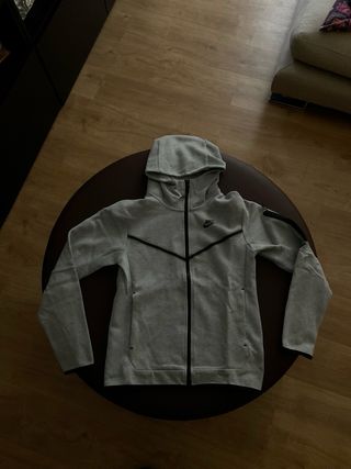 Nike tech gris

