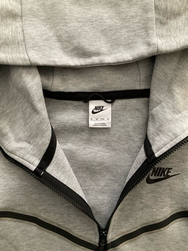 Nike tech gris