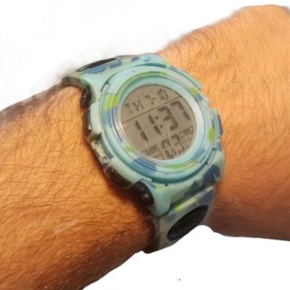 Reloj SKMEI Camuflaje Azul/Verde.
Sumergible a 5AT
