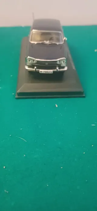 Coche SEAT 1500 escala 1971
