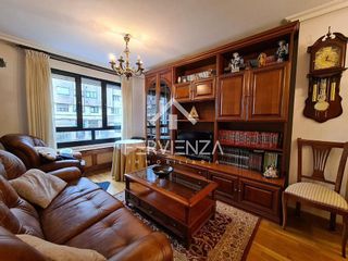 Piso en venta en Milán - Pumarín - Teatinos en Oviedo
