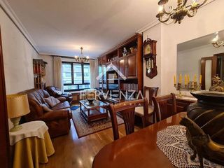 Piso en venta en Milán - Pumarín - Teatinos en Oviedo