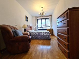 Piso en venta en Milán - Pumarín - Teatinos en Oviedo