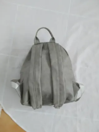 Mochila  paseos de piel gris mediana