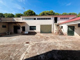 Casa adosada en venta en Tauste