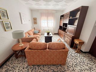 Casa adosada en venta en Tauste