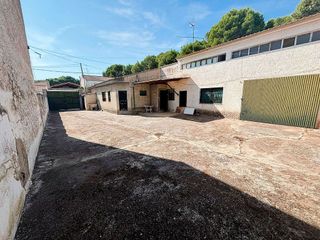 Casa adosada en venta en Tauste