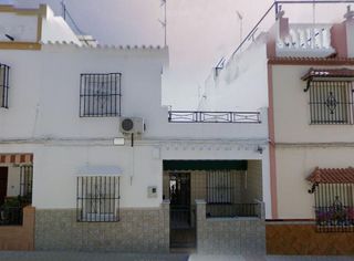 Casa adosada en venta en La Paz en Alcalá de Guadaira