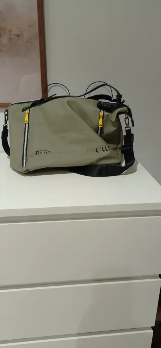Zapatos varios talla 36 y Bolso verde militar pepe