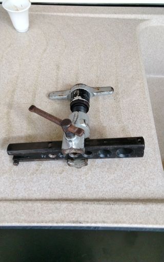 Cartellatrice tubi (flaring tool) per idraulica 