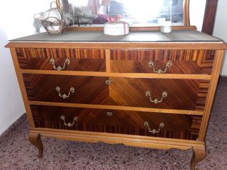 Cómoda de madera maciza con espejo estilo vintage