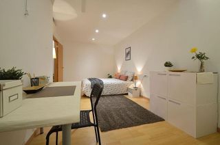 Piso en venta en El Camp de l'Arpa del Clot en Barcelona