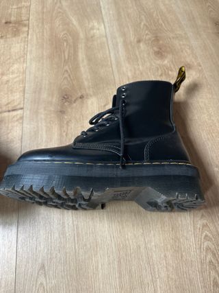 Botas Dr. Martens Negras con plataforma