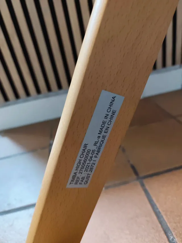 Silla Safety 1st madera roble en muy buen estado.
