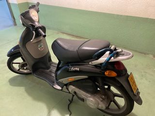 Piaggio Liberty 49cc 2T Negra