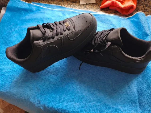 Tênis ideal para vestir Tamanho 41 Preto