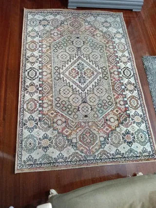 Tappeto di design persiano multicolore beige