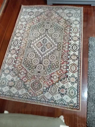 Tappeto di design persiano multicolore beige