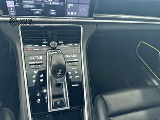 Porsche Panamera 4 E-Hybrid