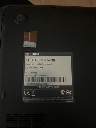 Portátil Toshiba Rojo