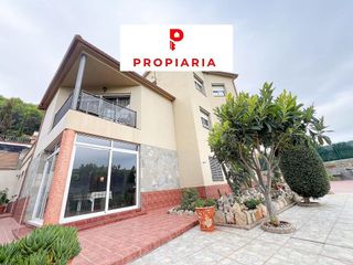 Chalet en venta en Cervelló