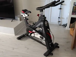 Bicicleta Spinning Life Fitness IC1
