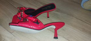 Sandalias tacón Miss Globo rojas