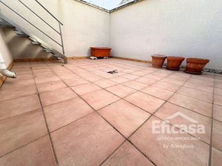 Casa adosada en venta en Tomelloso