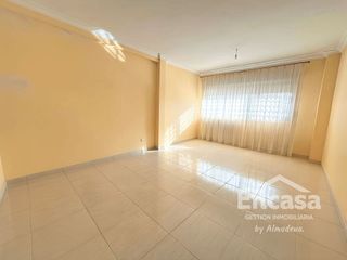 Casa adosada en venta en Tomelloso