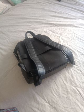 Mochila Zara Cuero Negra