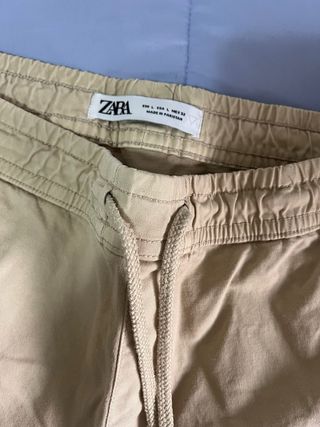 Pantalón beige jogger hombre