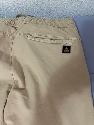 Pantalón beige jogger hombre