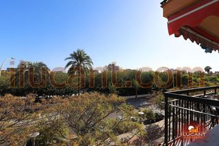 Piso en venta en Cuatrocientas Viviendas en Alicante