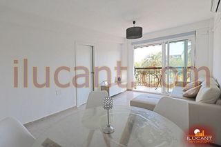 Piso en venta en Cuatrocientas Viviendas en Alicante