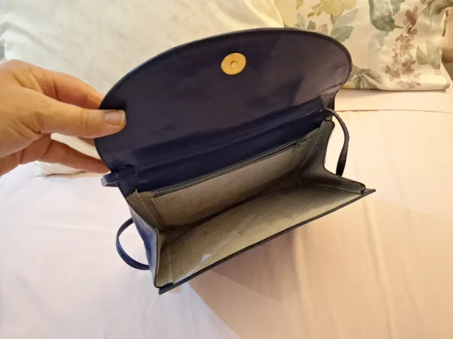 Bolso azul de piel