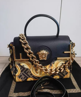 Borsa media Fendi La Medusa in oro nero