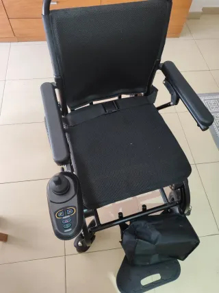 Silla de ruedas nueva sin usar 