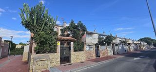 Casa adosada en venta en  El Acequión - Los Naúfragos en Torrevieja