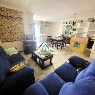 Casa adosada en venta en Gines