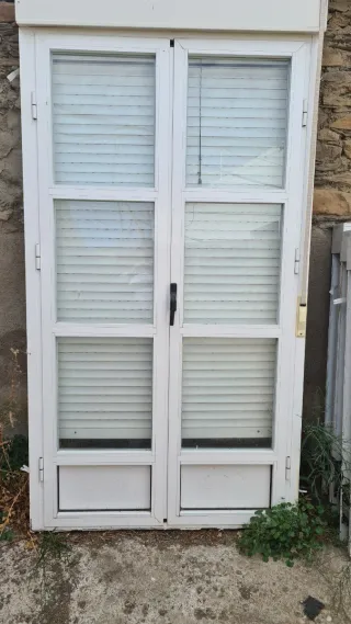 Ventanas de aluminio blancas