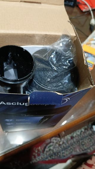 Asciugacapelli nero pieghevole nuovo mai usato.