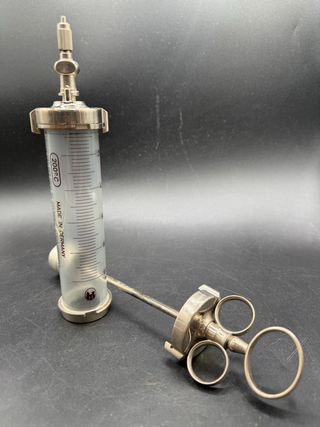 Jeringa enorme 100ml made in Germán y 30cm