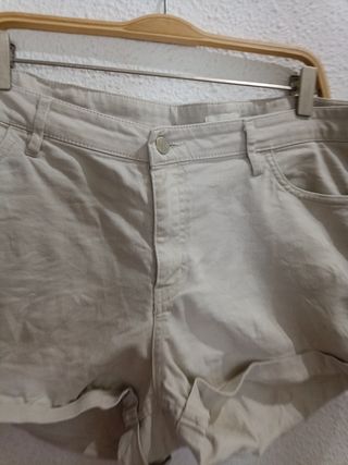 Bermudas chica beige